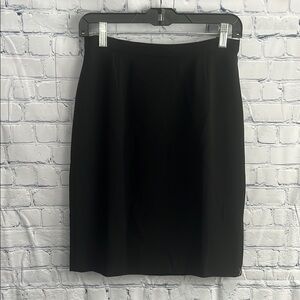 Ann Taylor Elegant Black Skirt Womans Size 4 Petite‎